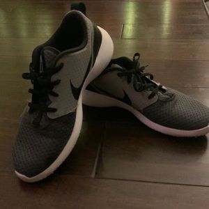 Nike women’s golf shoes